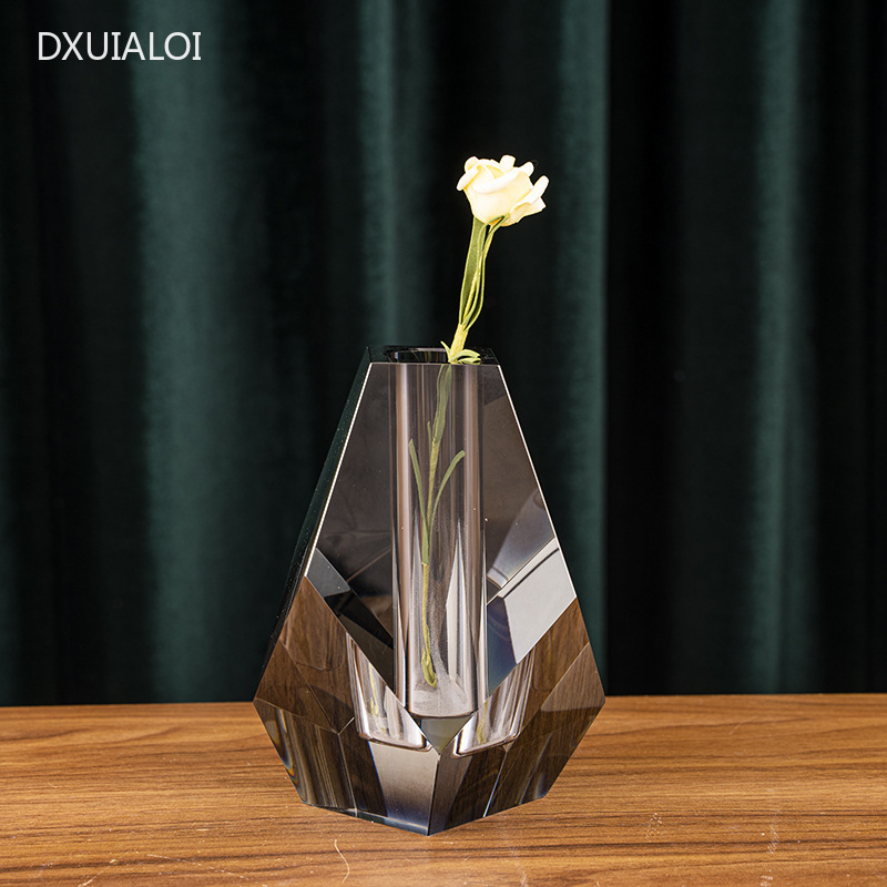 Home Office Interior Design - Modern minimalist crystal vase Floral organ
